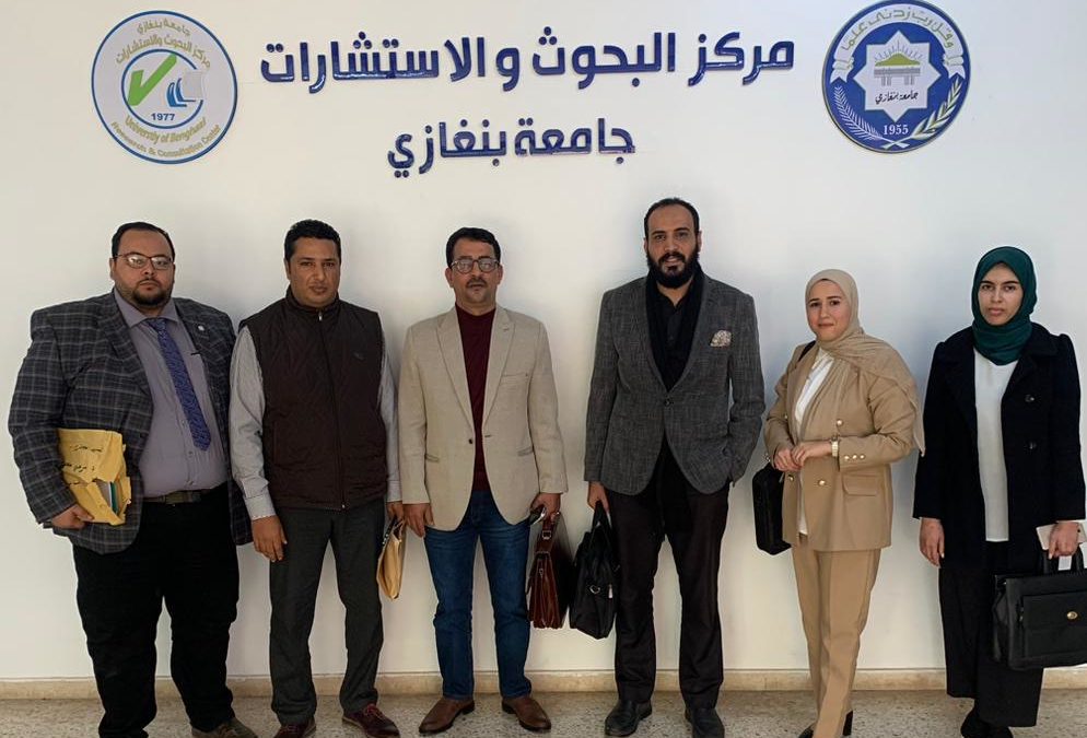 “مناقشة مقترحات رسائل ماجستير في كلية القانون”