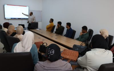 أعضاء الخطة الاستراتيجية لكلية القانون تجتمع مع طلاب الدراسات العليا ومكتب الوسائل التعليمية،