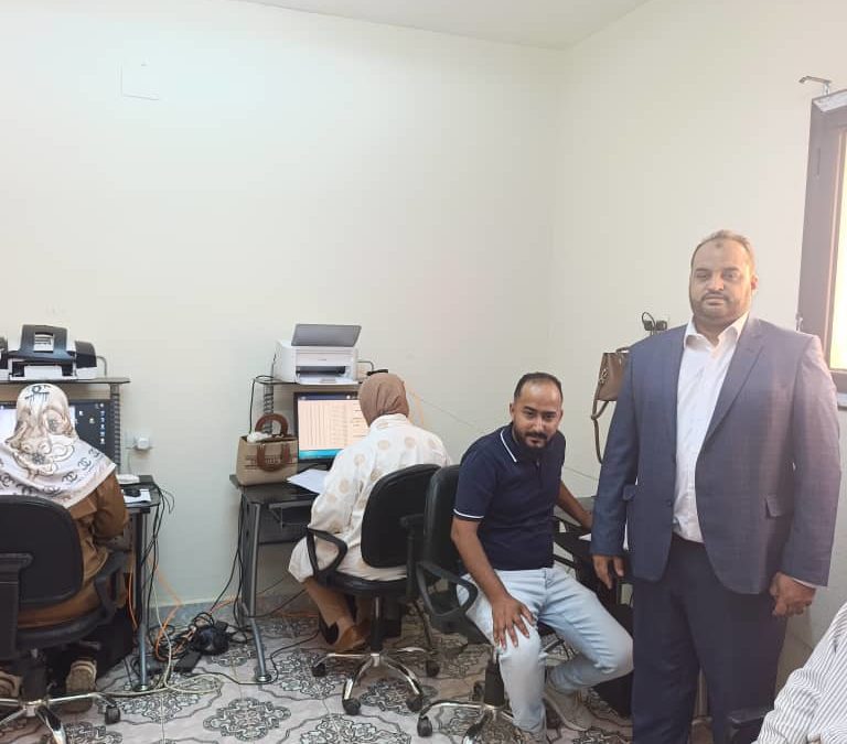 عميد كلية القانون بجامعة بنغازي يتفقد سير أعمال كنترول الامتحانات بالكلية وفروعها